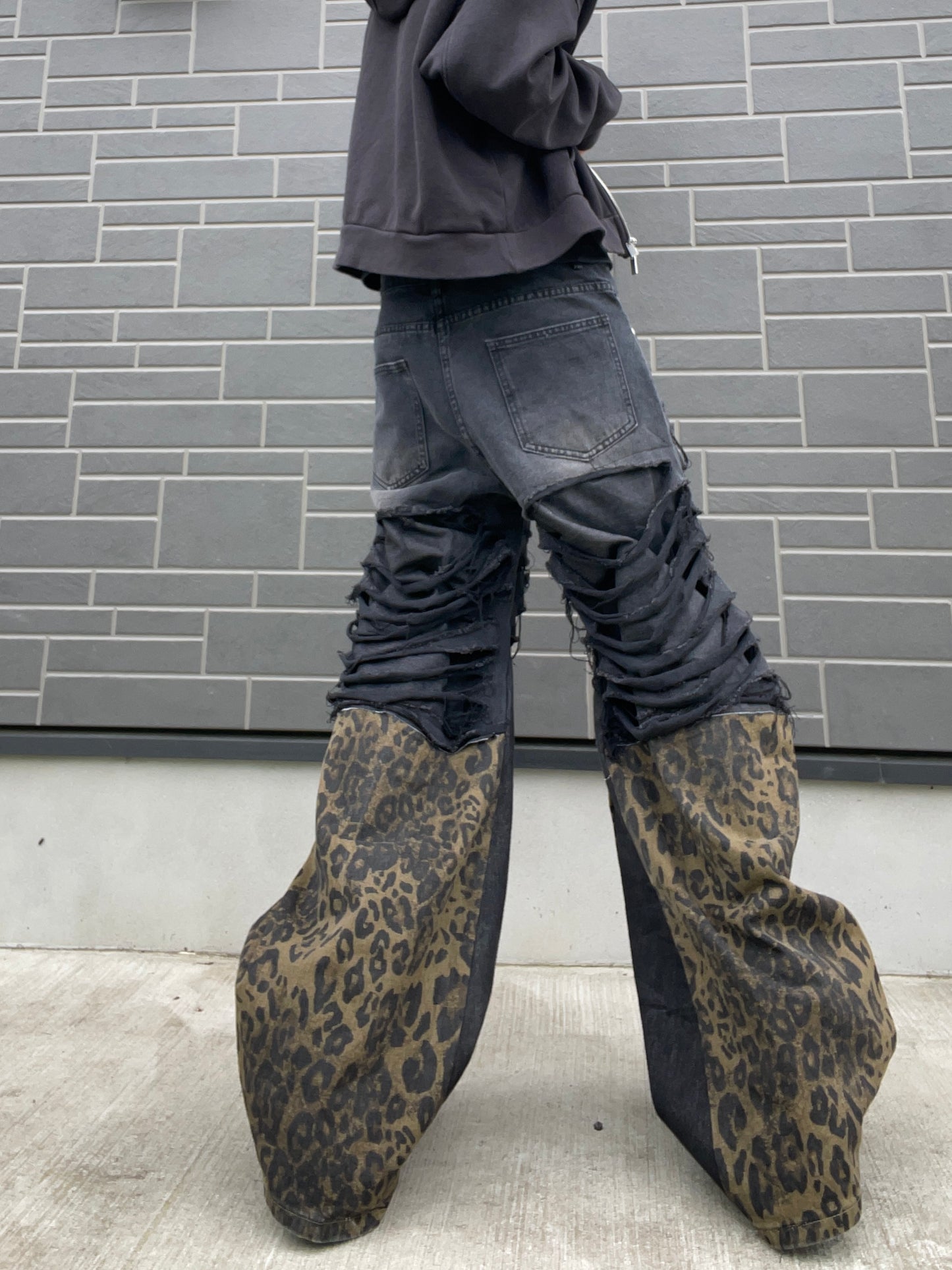 ZENEZ CUSTOM LEOPARD FLARE JEANS
